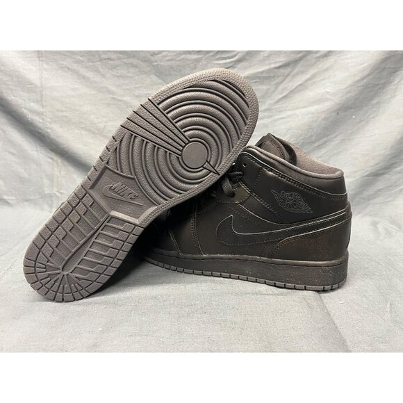 Nike Boys Jordan 1 Retro Mid (GS) Black Dark Grey Outsole Size 6.5 NEW NO BOX! - Picture 2 of 11